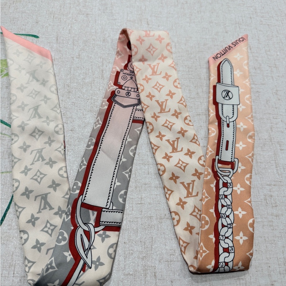 Louis Vuitton Monogram 100% Silk Scarf - Ultimate Monogram BB